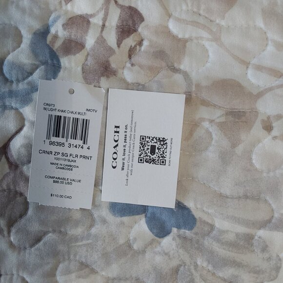 ***LOW START *** NWT Coach Corner Zip Wristlet - Picture 3 of 8